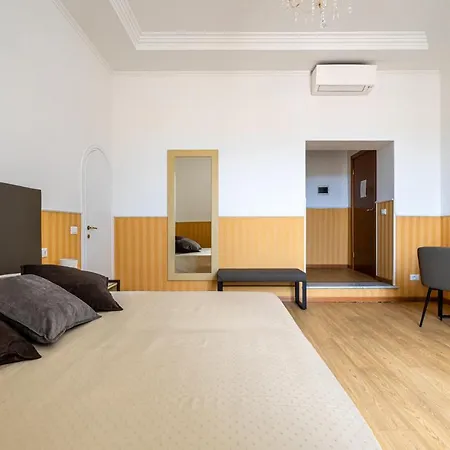 Bed & Breakfast La Maison Royale Rome