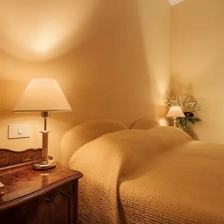 Bed & Breakfast La Maison Royale Rome