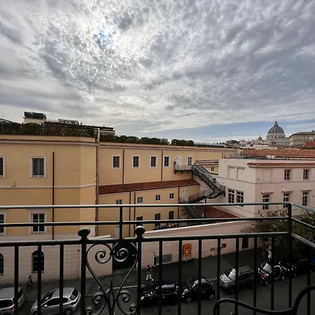 Bed & Breakfast La Maison Royale 3*