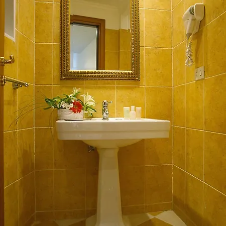 Oda ve Kahvaltı La Maison Royale 3*